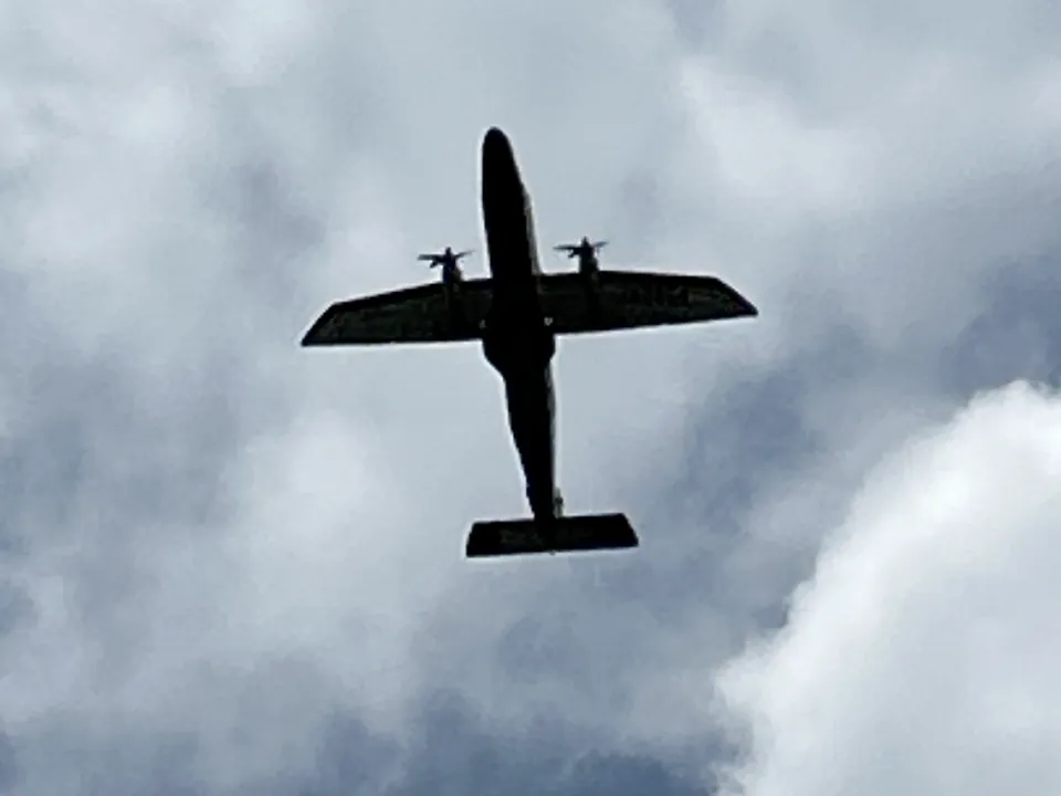 飛行機を見つけよう